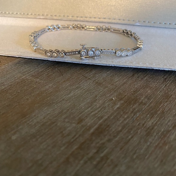 3/4 carat tw white gold diamond bracelet - Picture 5 of 7